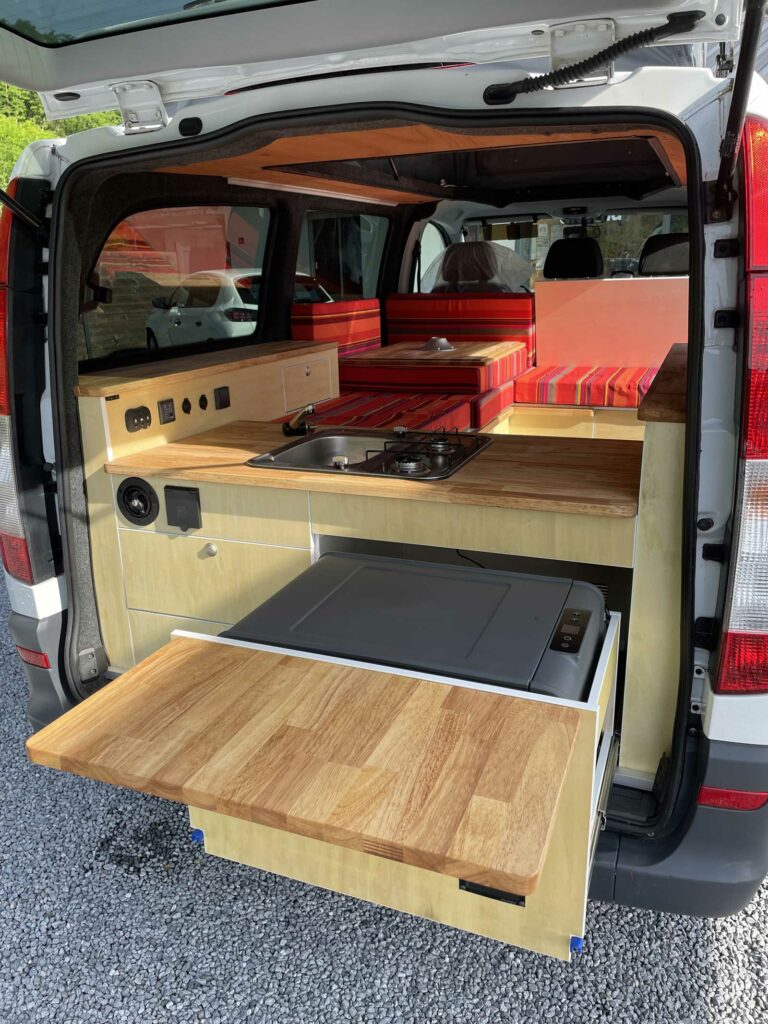 Mercedes Vito Long aménagé cuisine