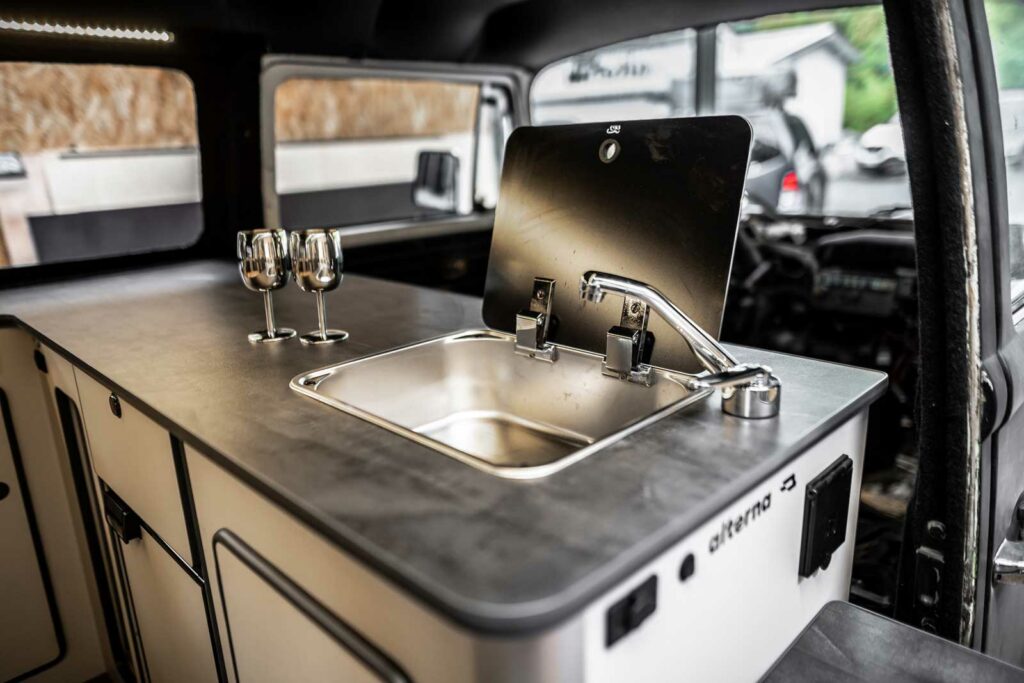 volkswagen combi mexico aménagé cuisine évier
