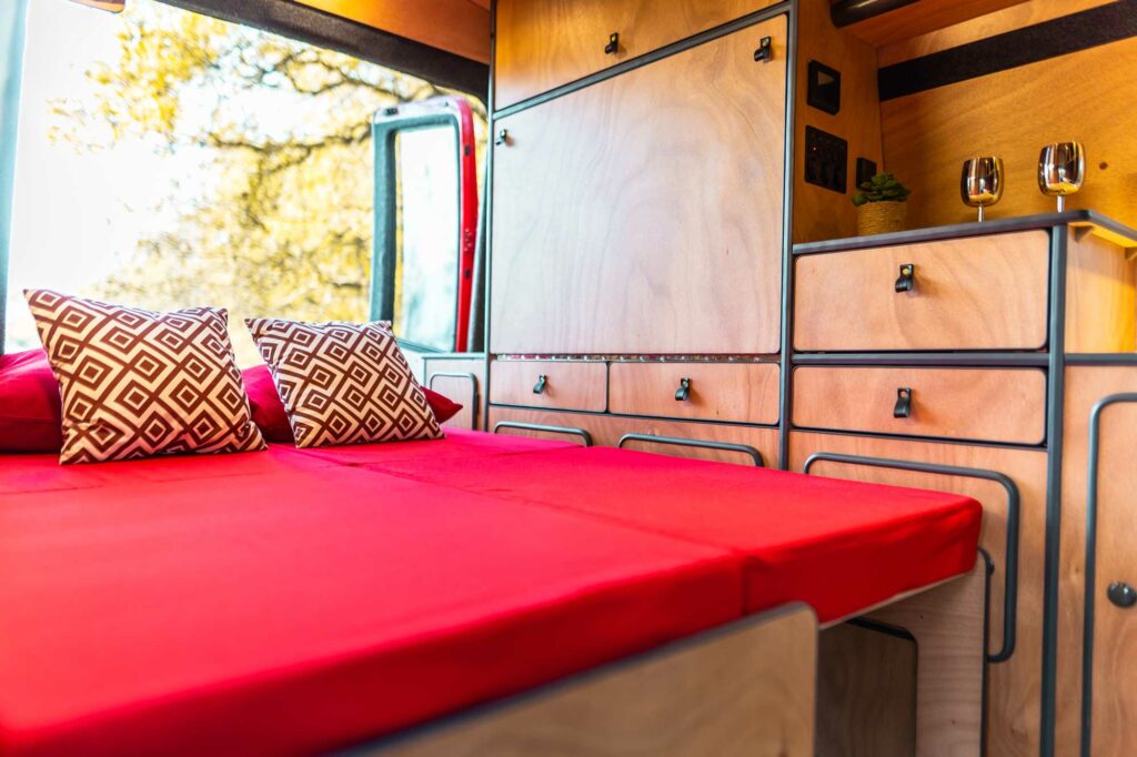 Renault Trafic 4x4 aménagé banquette lit
