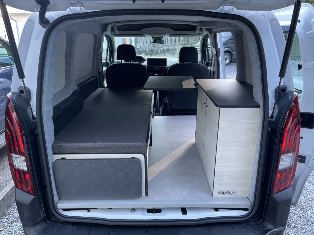 peugeot-partner-l1h1-micro-camper-00-mode-jour Peugeot Partner-l1h1 micro-camper aménagé