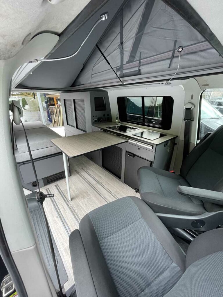 volkswagen-transporter-t6-l2h1-sobriete-esthetisme-00-vue-ensemble