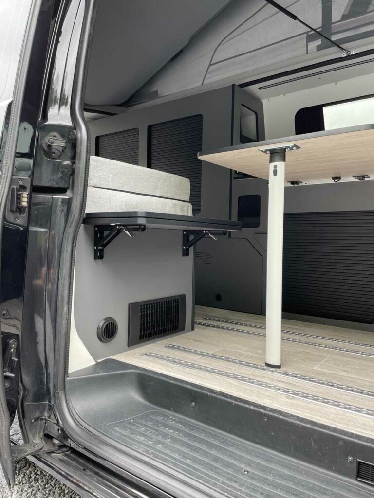 volkswagen-transporter-t6-l2h1-sobriete-esthetisme-03-tablette